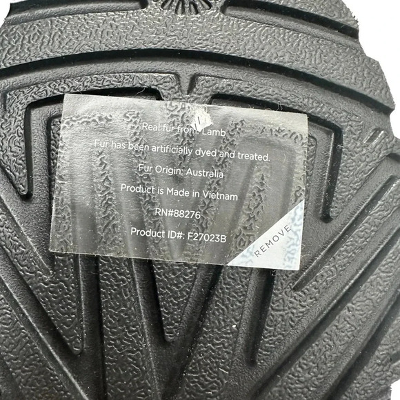 NWT UGG Women's Classic II Genuine Shearling Lined Boot in Black.  Sz: 10 - Picture 8 of 10